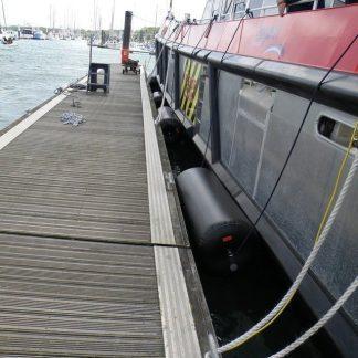 UG: Low-pressure SeaStow™ Fenders